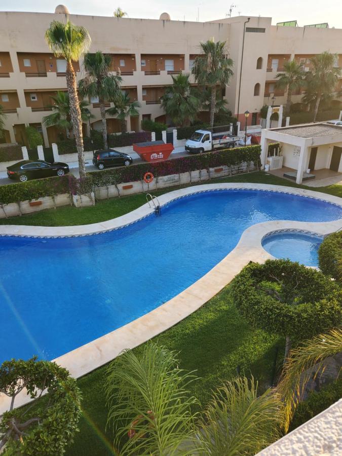 ¡bajo Extraordinario Con Vistas A La Piscina Y Terraza! Vera