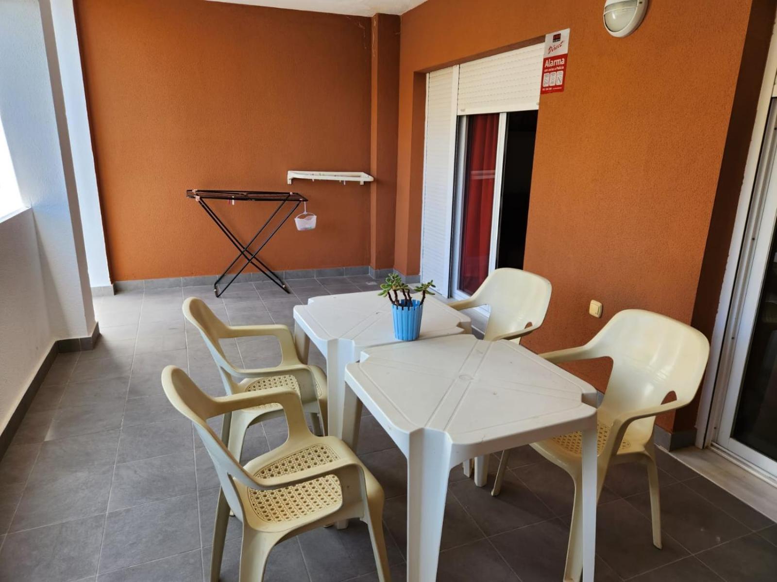 ¡bajo Extraordinario Con Vistas A La Piscina Y Terraza! Appartement