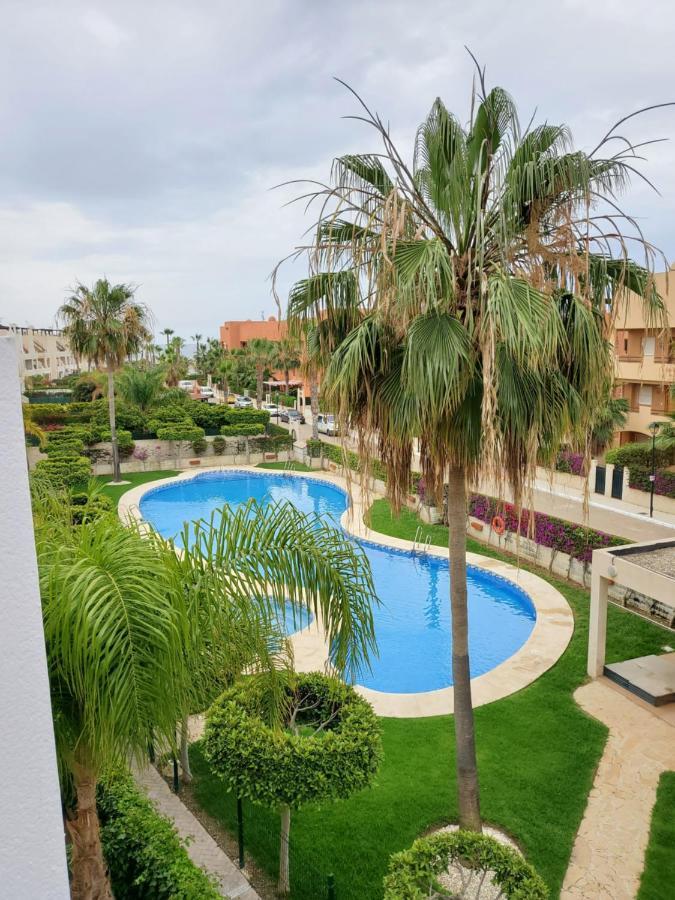 ¡bajo Extraordinario Con Vistas A La Piscina Y Terraza! Apartment *