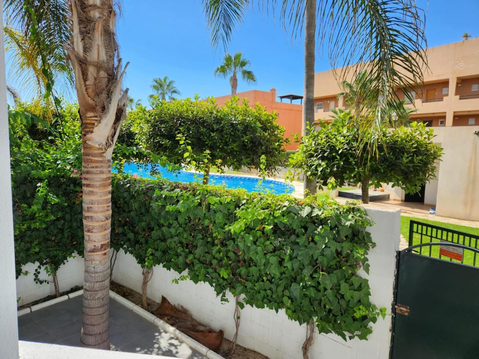 ¡bajo Extraordinario Con Vistas A La Piscina Y Terraza! * Vera