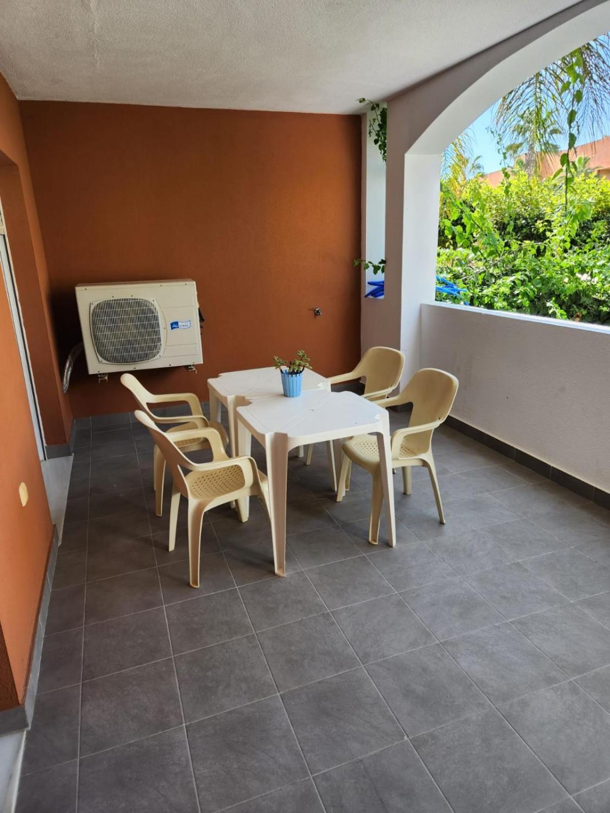 ¡bajo Extraordinario Con Vistas A La Piscina Y Terraza! * Vera